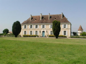 Отель Château du Bourbet  Шерваль